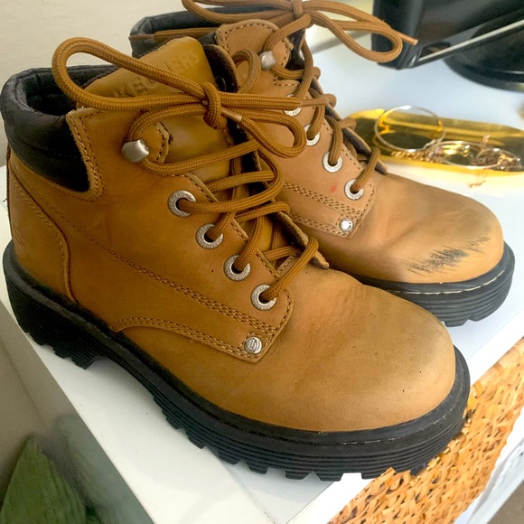 Vintage 90’s inspired Sketcher boots - Picture 2 of 3